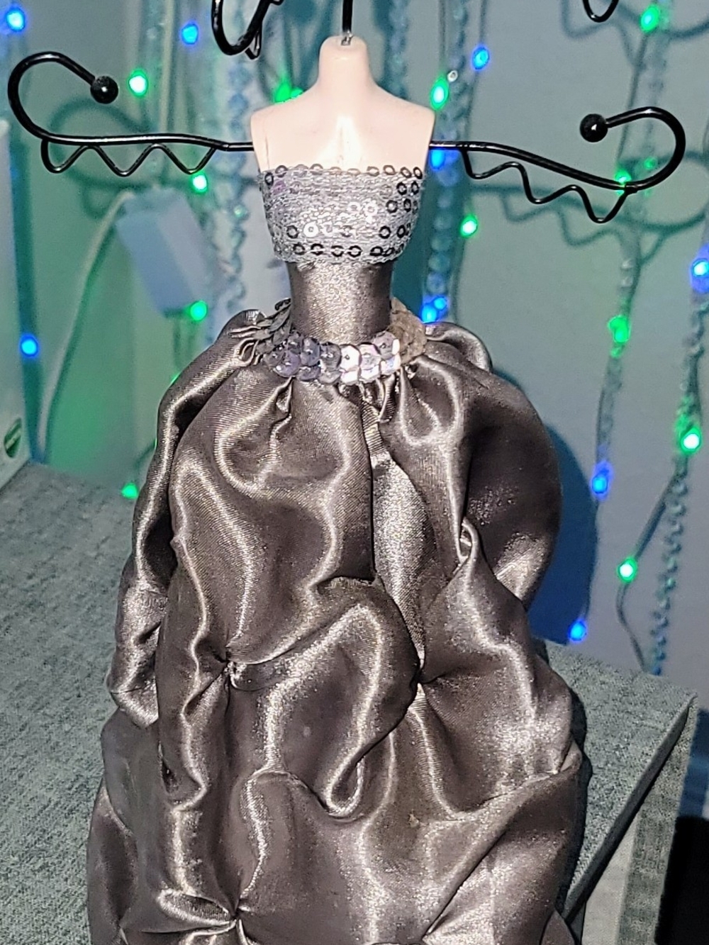 Source Unknown Silver Doll Dress Necklace Jewelry Holder
